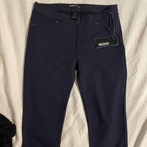 95% Cotton, 5% Spandex. Size 3X Navy Blue